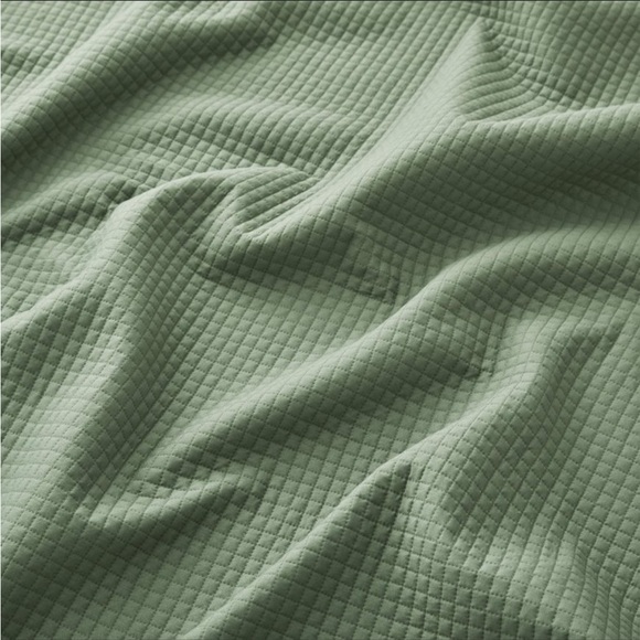 3-Piece Reversible Ultra Lighweight Coverlet Premium Microfiber Quilt Set - Picture 5 of 5